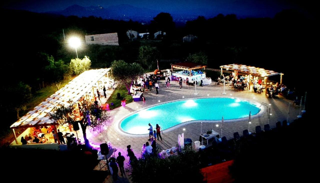 Agriturismo IL CASTAGNETO Padula Exterior foto