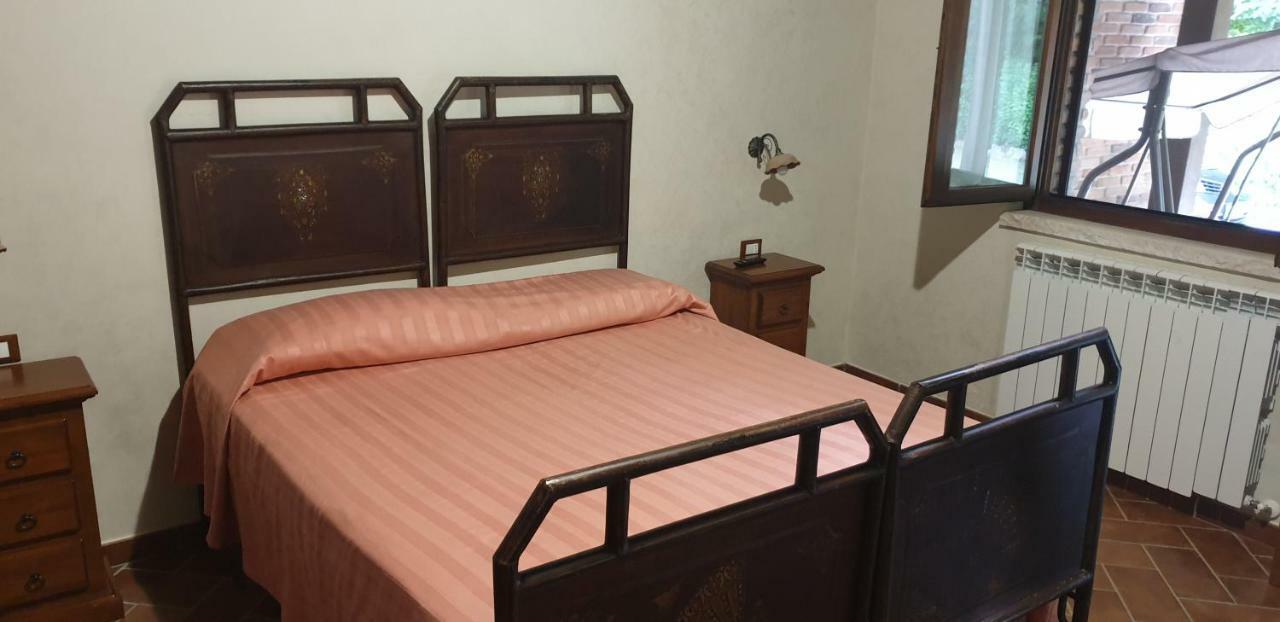 Agriturismo IL CASTAGNETO Padula Habitación foto